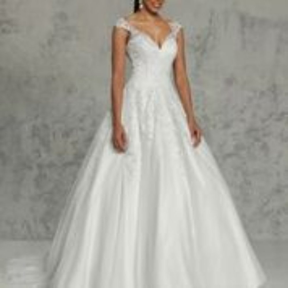Ashley & Justin Bride 77082